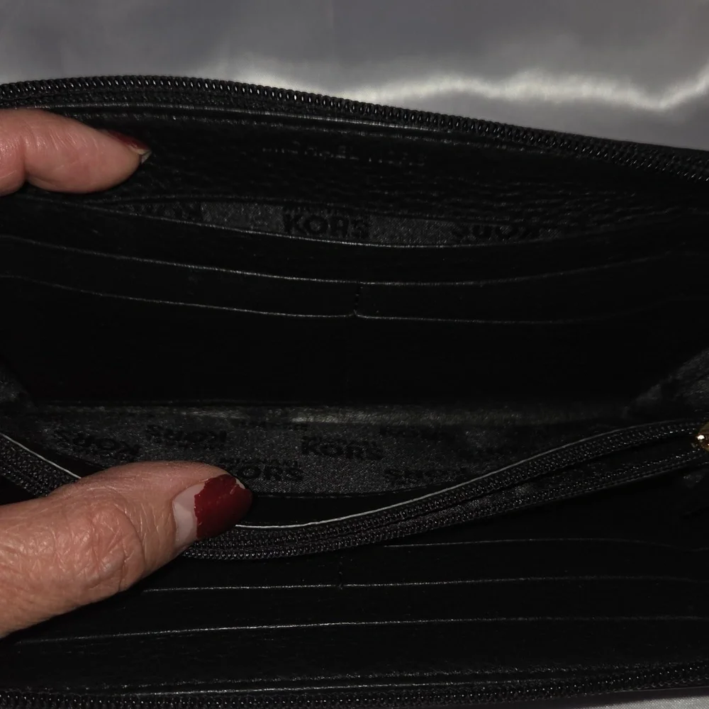 Michael Kors Saratoga Continental Wallet EUC - Picture 8 of 10